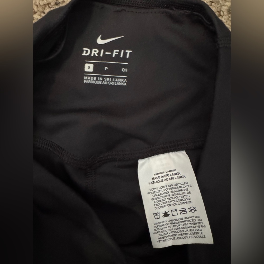 Nike bootcut leggings- size women’s small - Picture 6 of 6